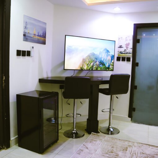 Apartment 401