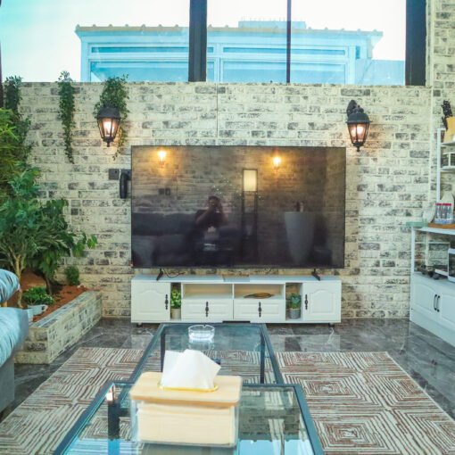 Apartment 404