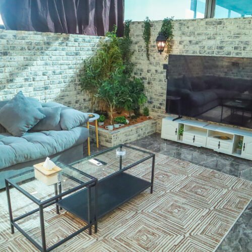 Apartment 404