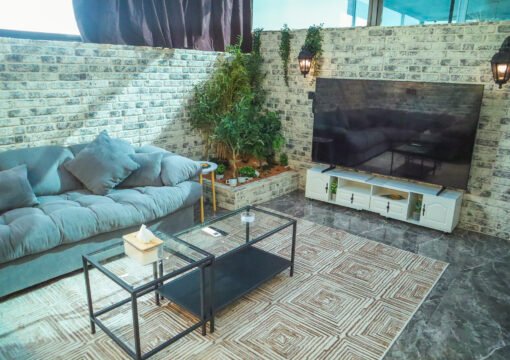 Apartment 404