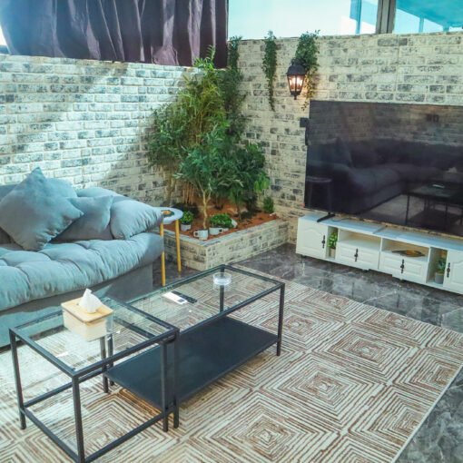 Apartment 404