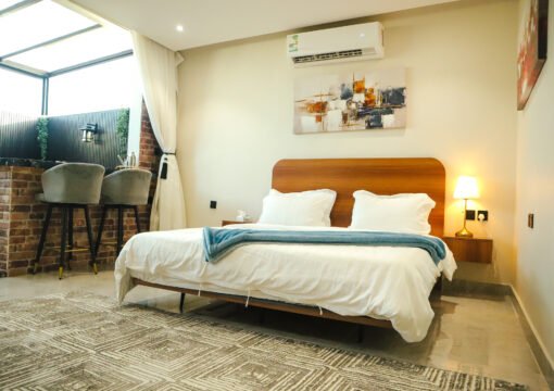 Apartment 60