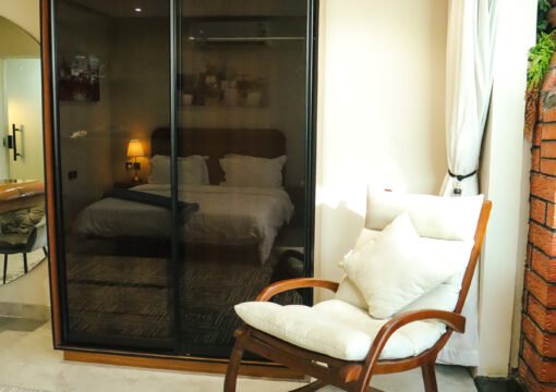 Apartment 60