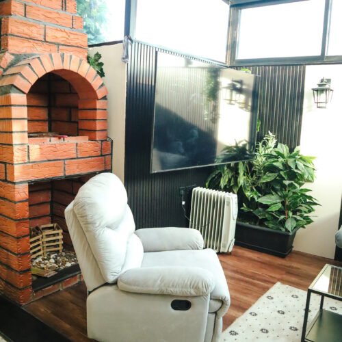 Apartment 60